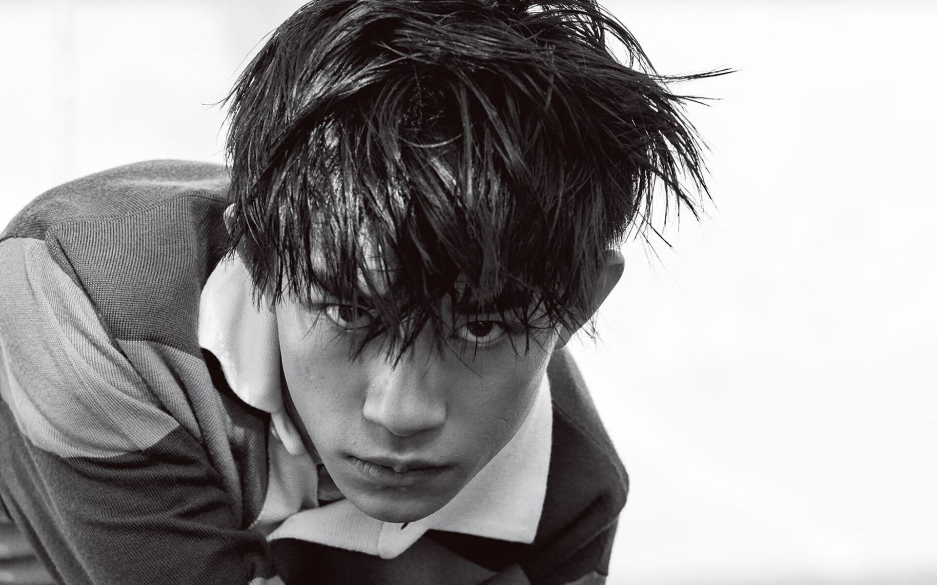 “高新体育中心羽毛球:速度与精准的完美碰撞”