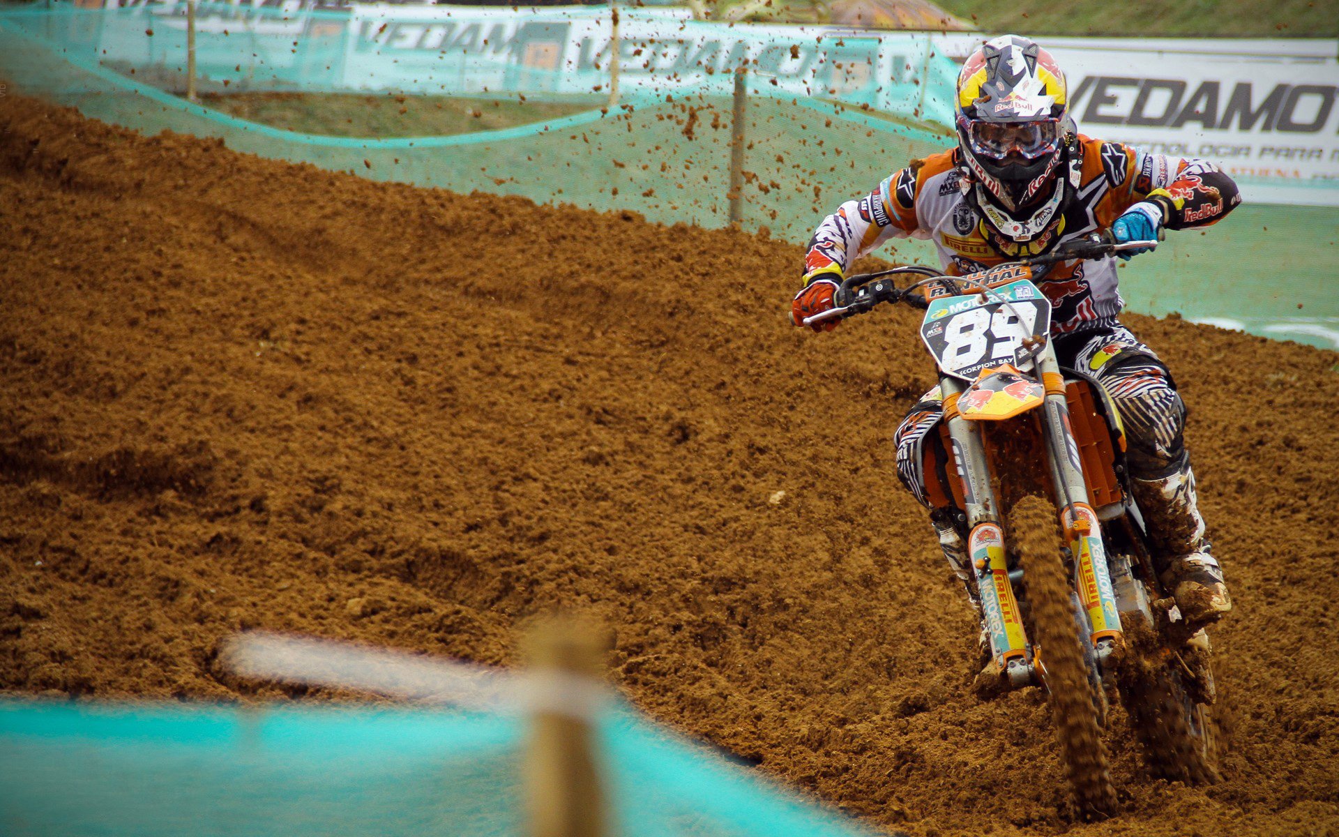 “意甲冲刺：强队绷紧神经，争夺冠军”，意甲对抗强度